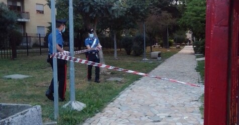 Accoltellato Alla Gola Muore Un Enne In Fuga L Aggressore Rai News