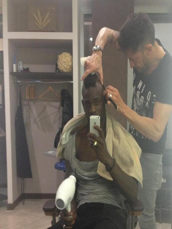 SuperMario Balotelli Alza La Cresta E Dice Ti Amo Su Twitter