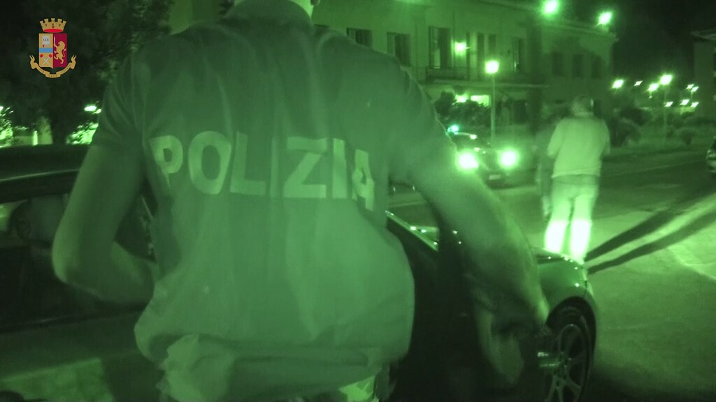 Latina Il Blitz Della Polizia Contro Il Clan Di Silvio Video Rai News