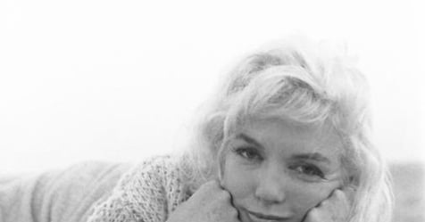 A eterna diva Marilyn Monroe aparece sorridente na última foto antes da sua  morte - Purebreak