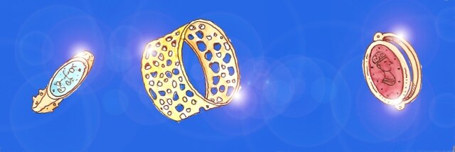 Immagine di tre anelli (Per leggerne la descrizione proseguire nel link). Sullo sfondo di colore azzurro tre anelli: ai lati, con sigillo su pietra turchese (a sinistra) e rossa (a destra). Al centro, una fede lavorata. Sulla fascia dell'anello un motivo di piccoli forellini.