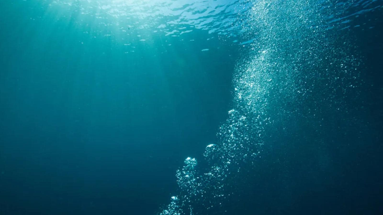 Частицы океана. Под водой. Море под водой. Море глубина. Морские глубины.