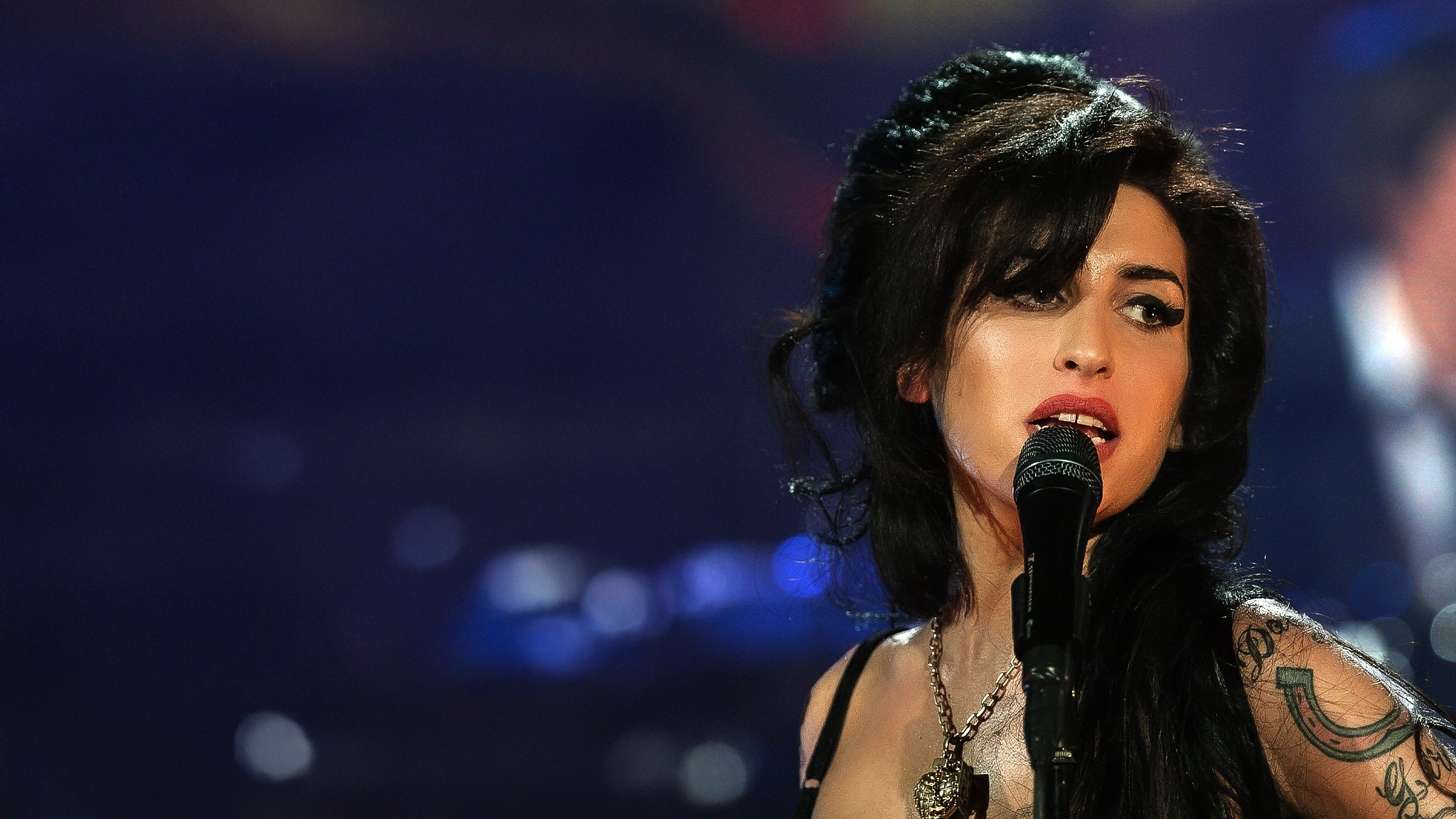 Rai 5 La storia di Amy Winehouse in dieci scatti