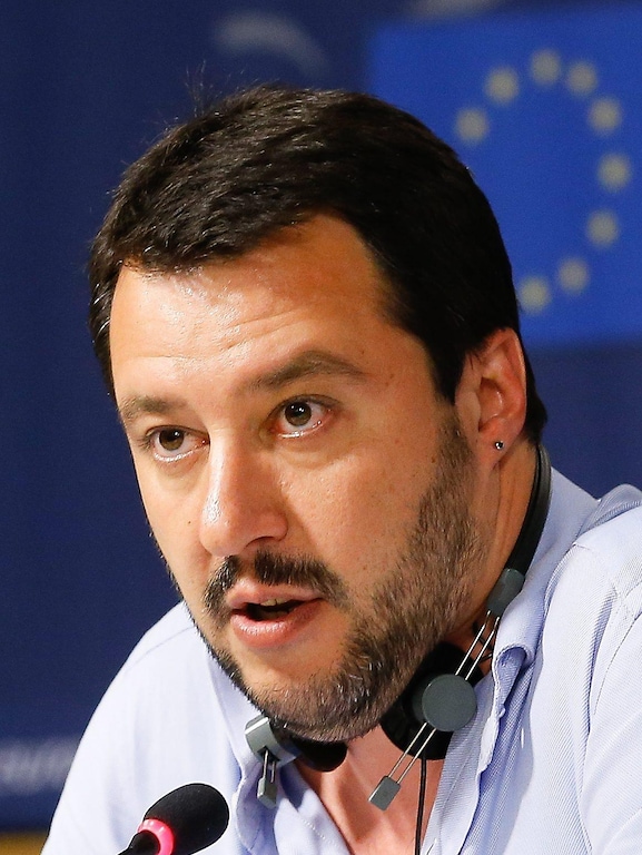 Salvini contro EU: sostengo ogni popolo che sceglie la ...