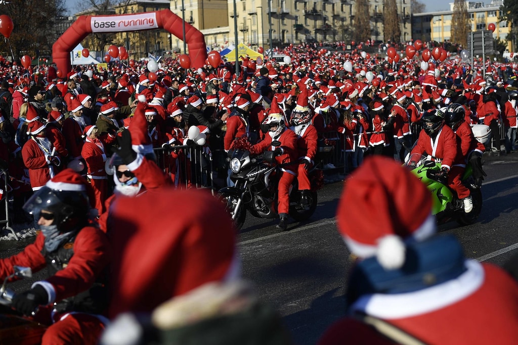 Record Di Babbi Natale Per I Piccoli Ospiti Dell'ospedale Regina ...