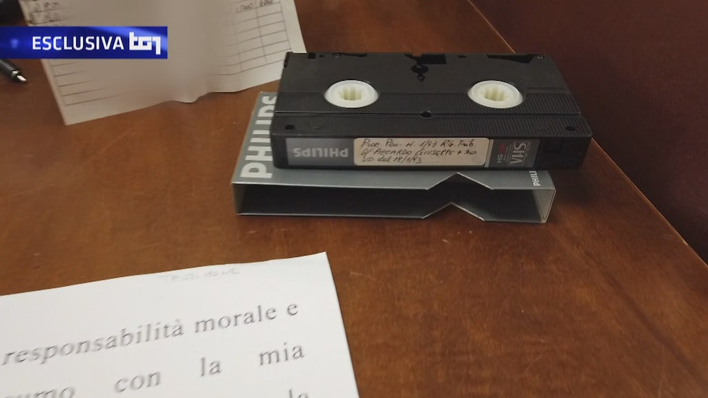 Mafia: al Tg1 la voce di Messina Denaro - video - Rai News