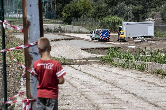 Spiaggia Sul Tevere A Ponte Marconi A Breve L